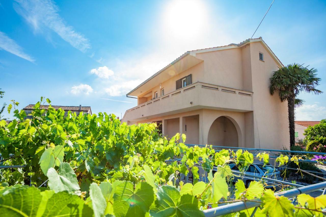 Holiday Apartment Ivica Milohnici المظهر الخارجي الصورة